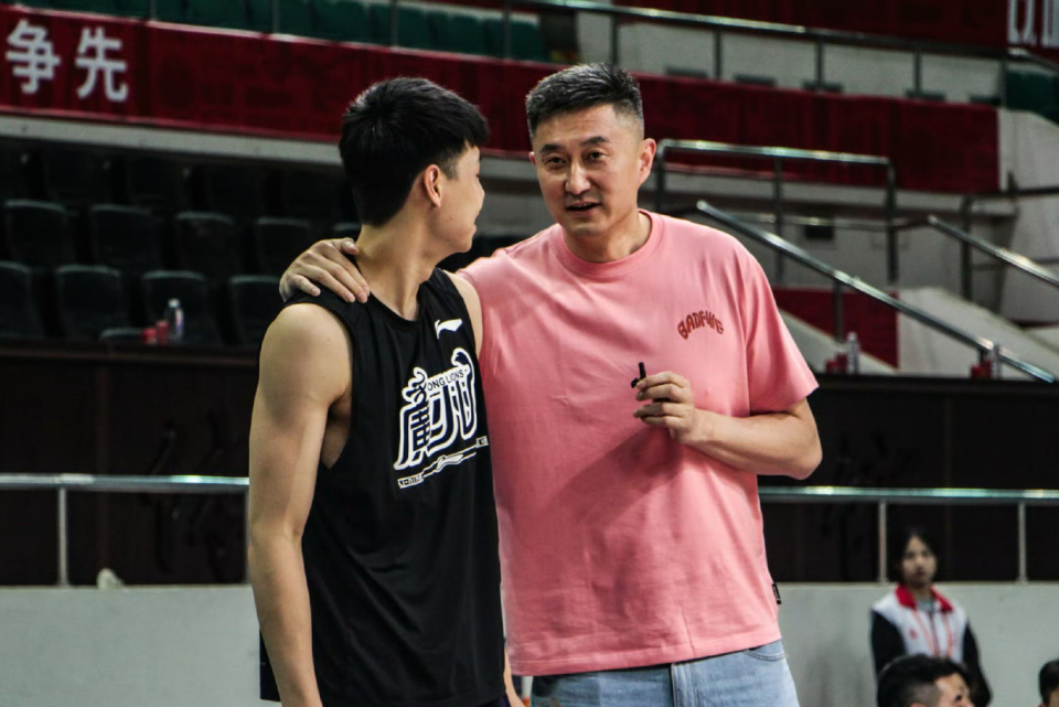 崔永熙的最, 胡金秋