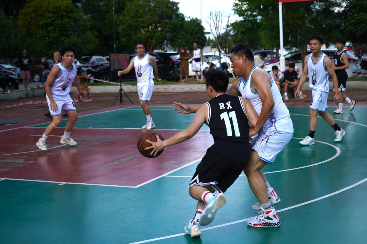 呐喊声, 还有许多在