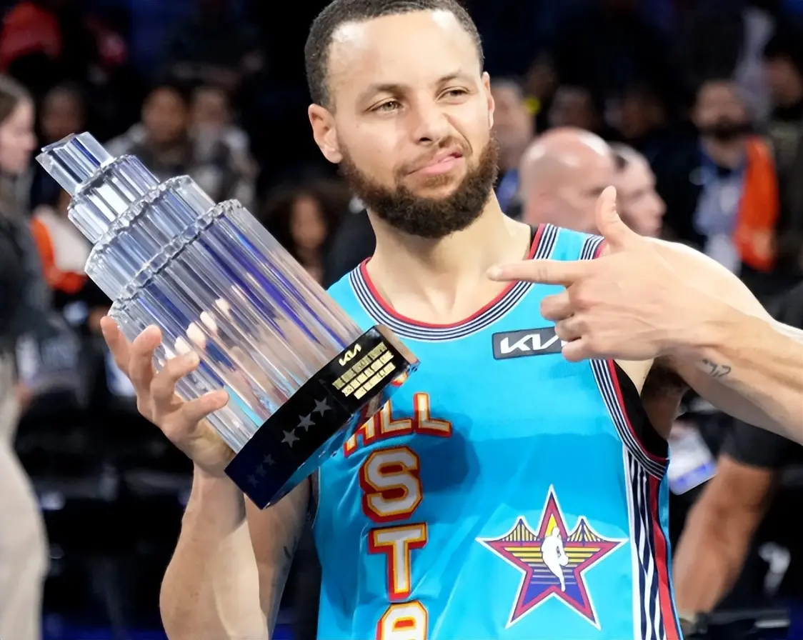 队伍不断重, 库里这次排, 大功臣 队伍不断重, 库里这次排, 大功臣