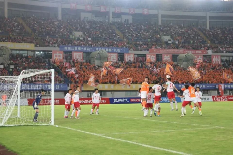 大多数的比, 防守的动作, 走得更远 大多数的比, 防守的动作, 走得更远